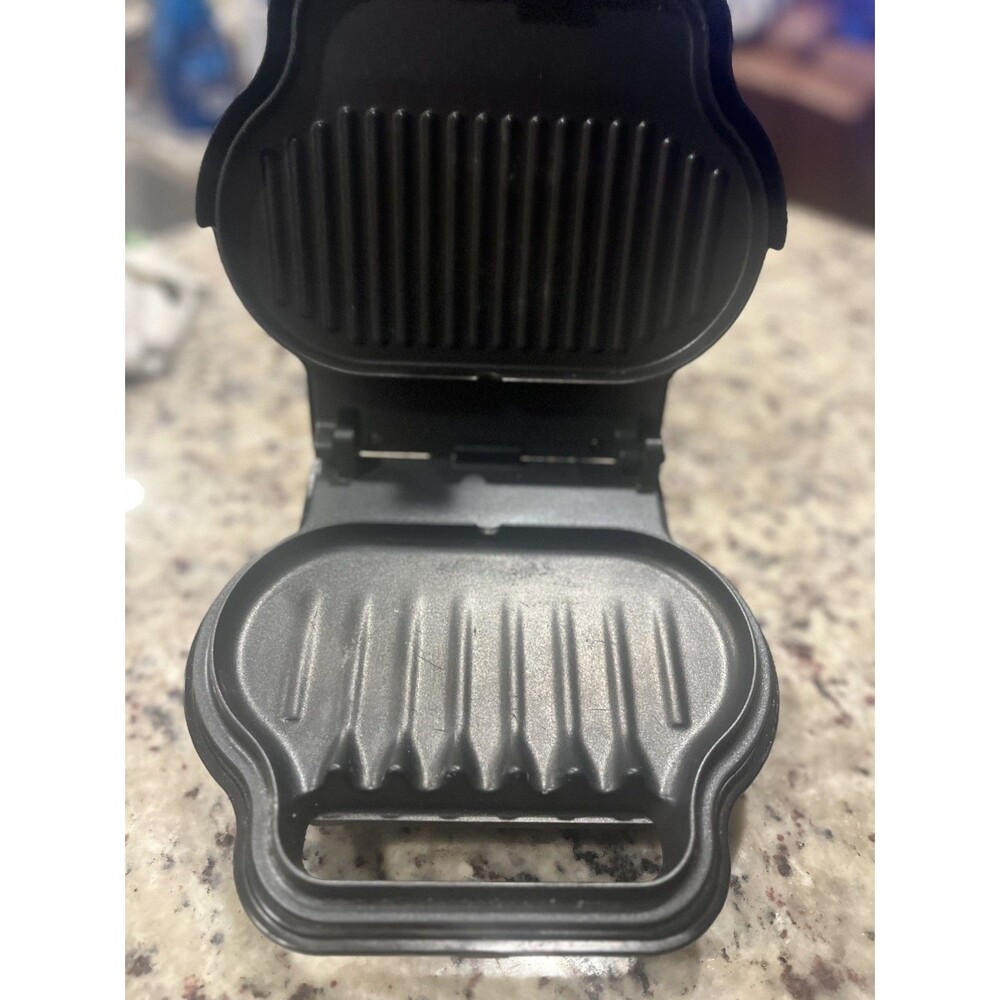 GEORGE FOREMAN Original Lean Mean Fat Grilling Machine Model GR8BLK- No driptray - Picture 3 of 12